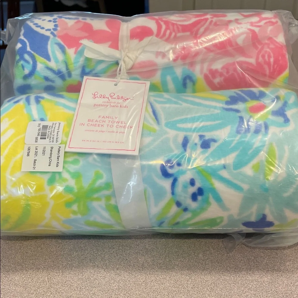 Lilly Pulitzer Cheek to Cheek Family Beach Towel 64
